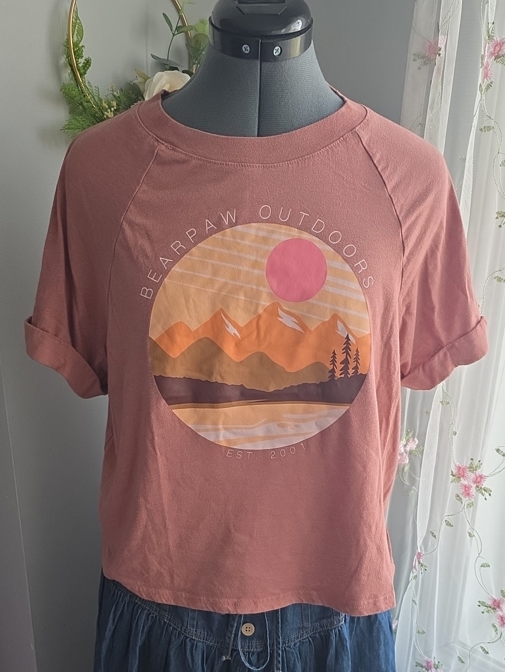 BearPaw Rusty Rose Mountain Graphic Crop Tee